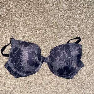 victoria’s secret pink bra